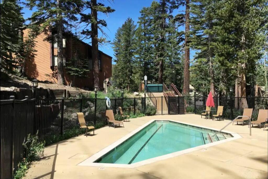 Cozy At Canyon Lodge! Sleeps 8, A Walk To Canyon Holiday home Mammoth Lakes
